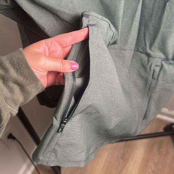 Lululemon Men's Green Water Resistant Performance Halp Zip Jacket Size Medium - Picture 4 of 7